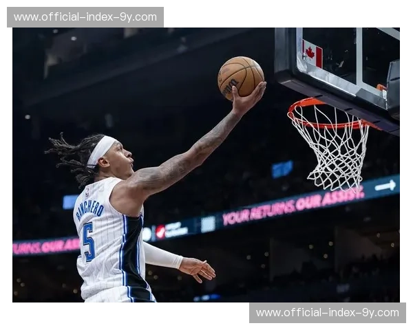 魔术主场胜雄鹿,班凯罗贝恩无球跑动破解防守 魔术主场胜雄鹿,班凯罗贝恩无球跑动破解防守